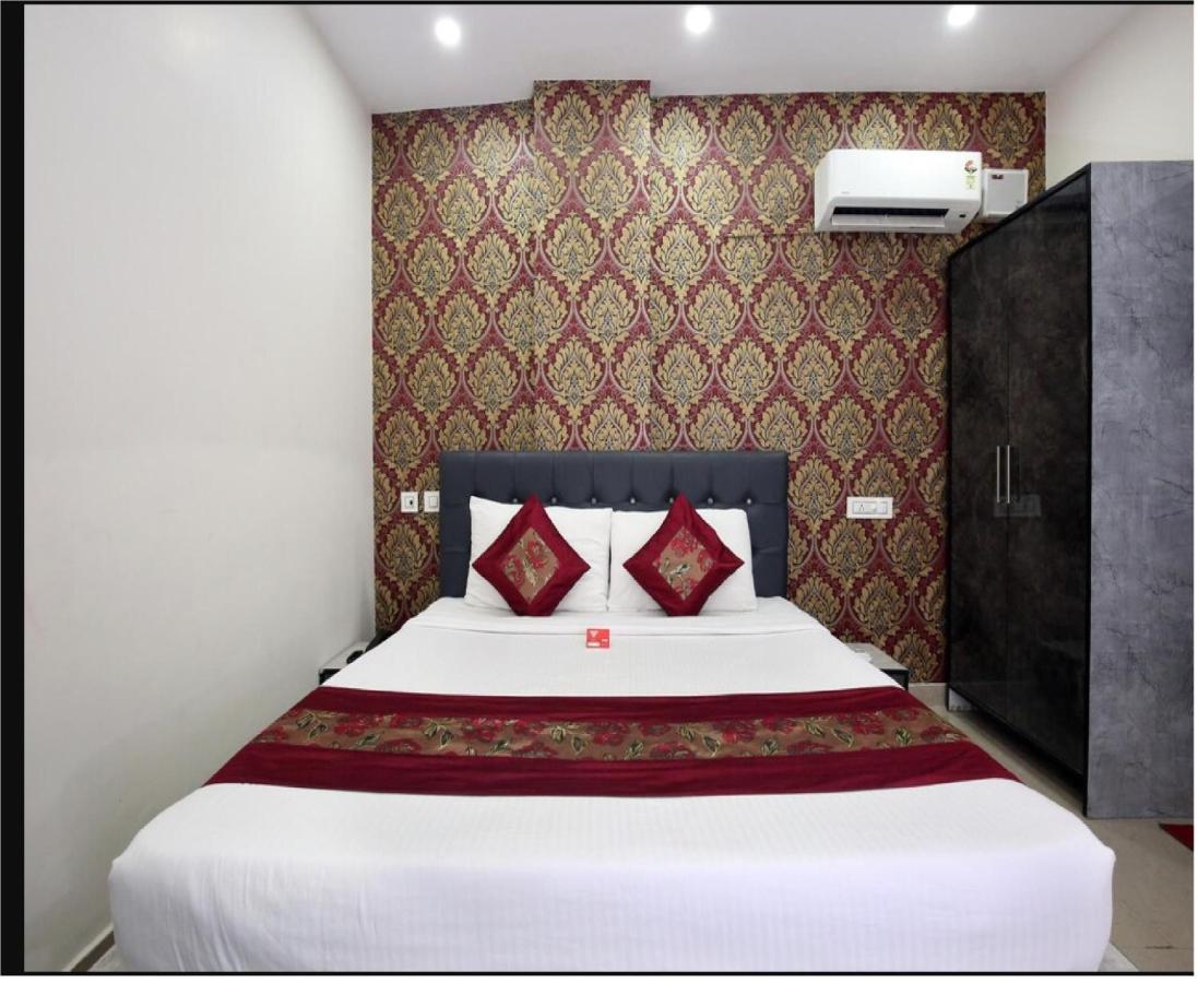 Unnāo Hotel Cross Road By Wb Inn מראה חיצוני תמונה